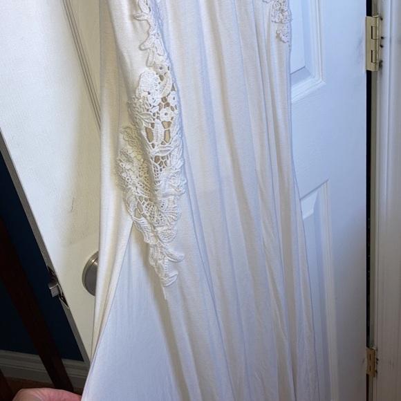Skye brand white maxi dress - Picture 2 of 2
